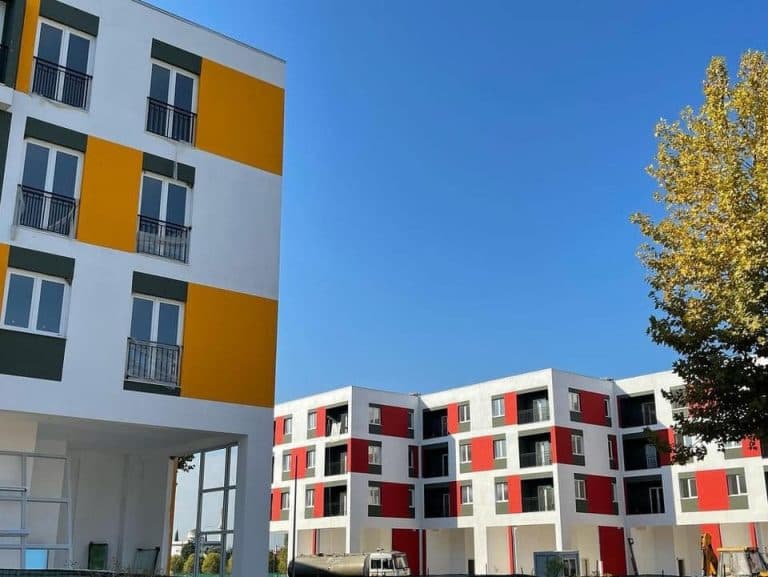 Shtëpitë e tërmetit, Thumanë